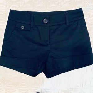 Cuffed Flat Waist Hot Pants